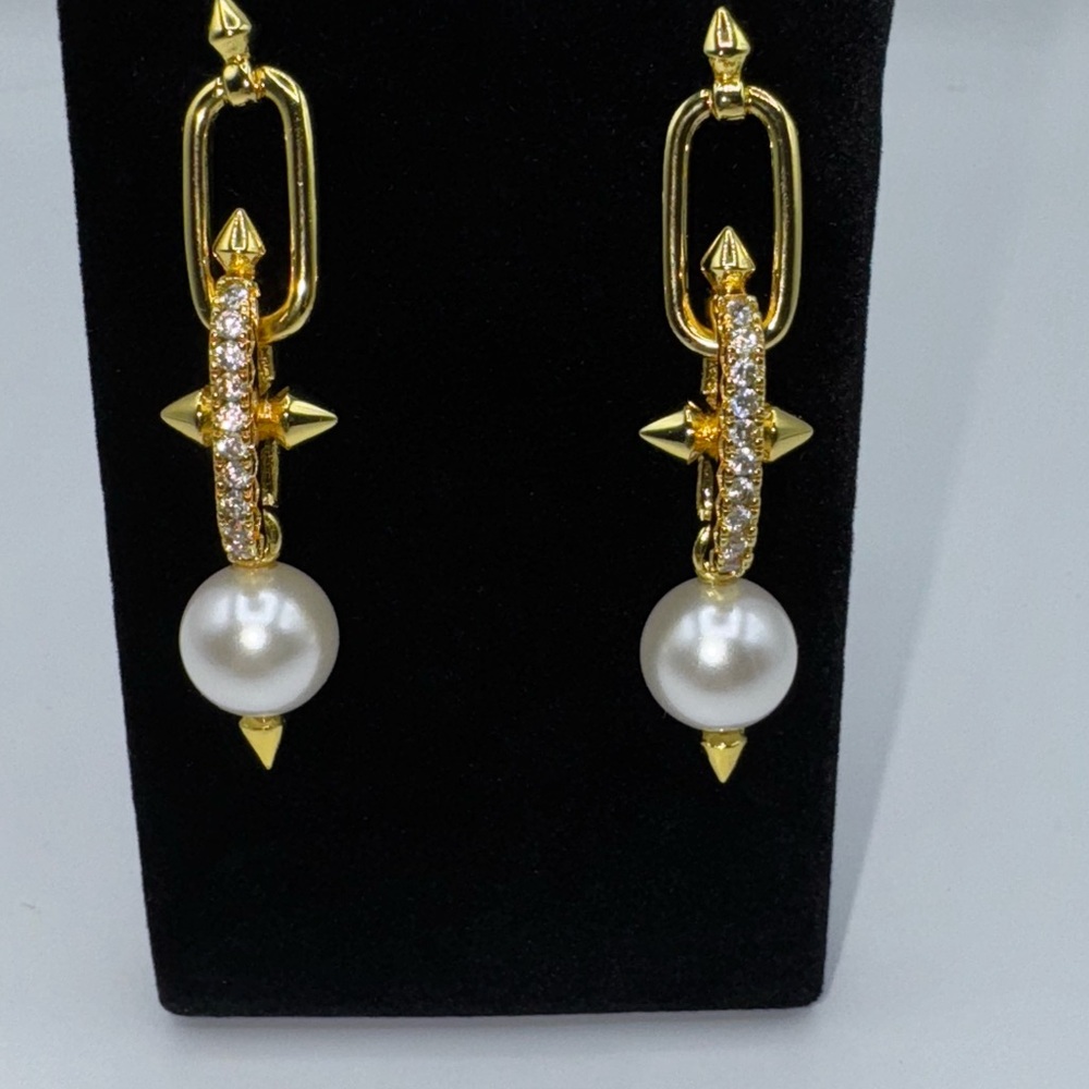 🚨FINAL PRICE🚨 Titan Pearl Earrings - Picture 6 of 8